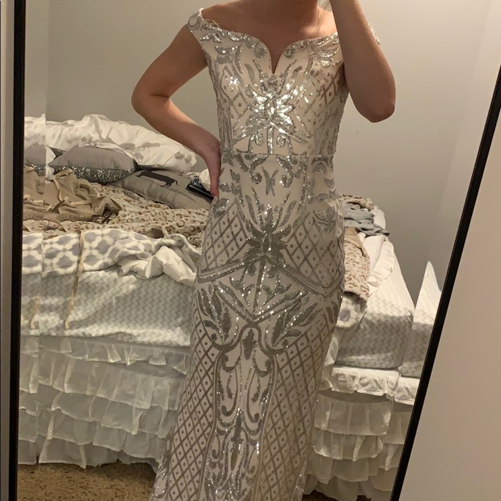 Prom dress - Picture 2 of 6